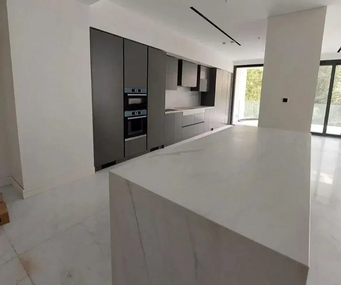 دیباجی جنوبی/۲۲۰متر ۳خواب/نوساز/کلید نخورده/مدرن