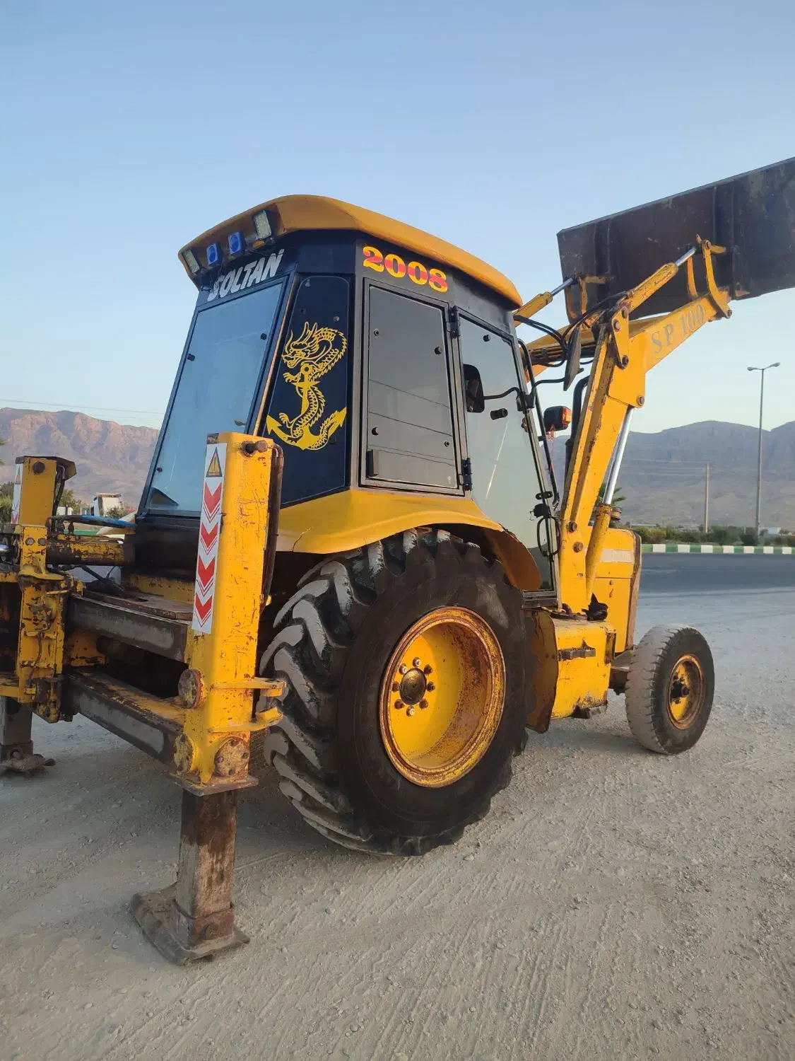 بیل بکهوsp100|خودرو سنگین|شیراز, درکی|دیوار