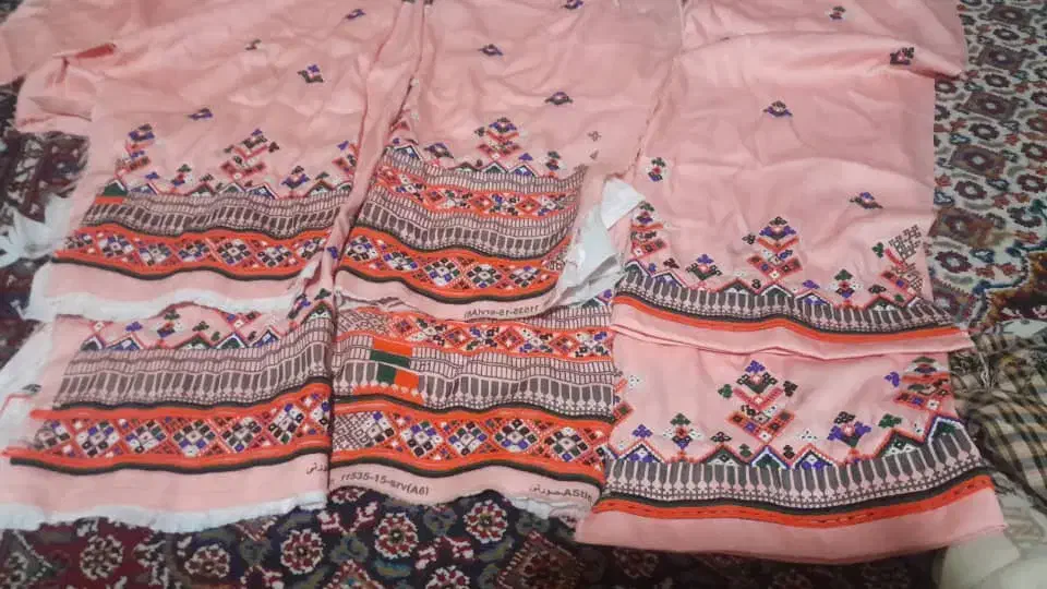 لباس  سراونی|لباس|کورین, |دیوار