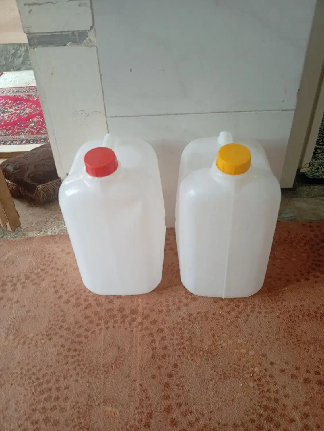 دو عدد بطری ۲۰ کیلویی|ظروف نگهدارنده، پلاستیکی، یکبارمصرف|قم, حنیف نژاد|دیوار