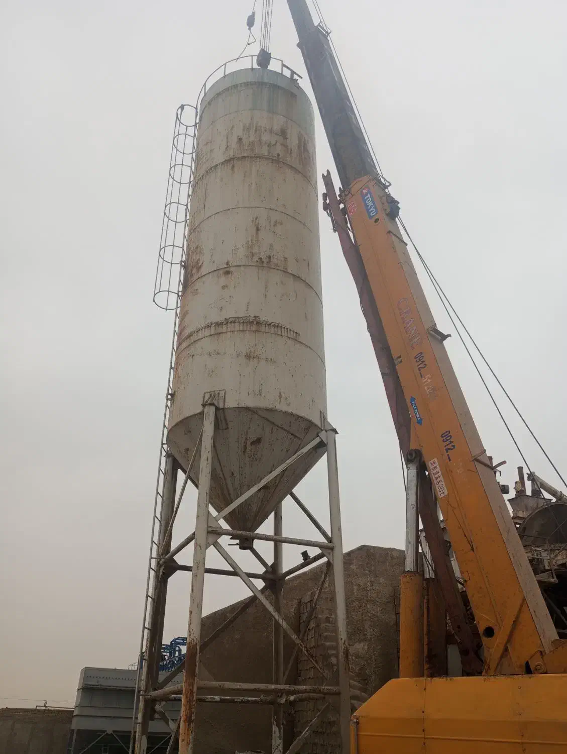 خریدفروش سیلوی سیمان  سیلوسیمان مخازن|ماشین‌آلات صنعتی|تهران, آذری|دیوار