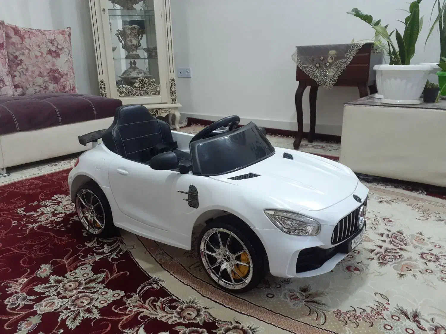 ماشین شارژی نو و خیلی تمیز بدون کارکرد|اسباب‌بازی بچه|مشهد, وکیل‌آباد|دیوار