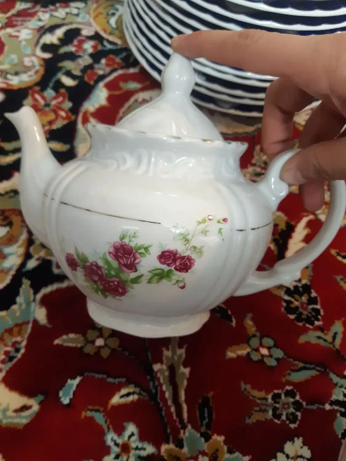 قوری چینی گل سرخی|قوری، کتری، قهوه‌ساز دستی|اراک, |دیوار