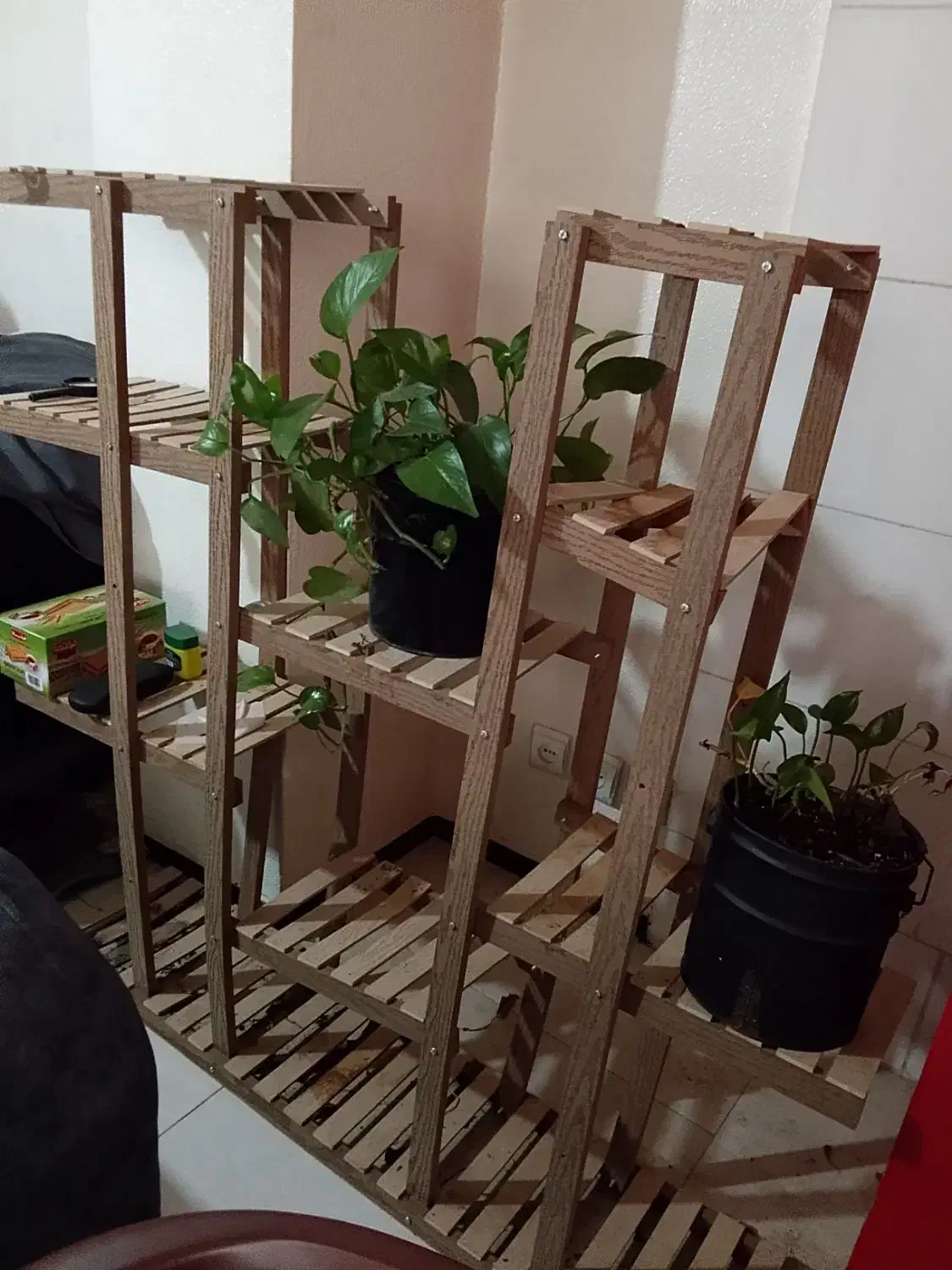 فروش استند گلدان|کتابخانه، شلف، قفسه‌های دیواری|شاهین‌شهر, حافظ شمالی|دیوار