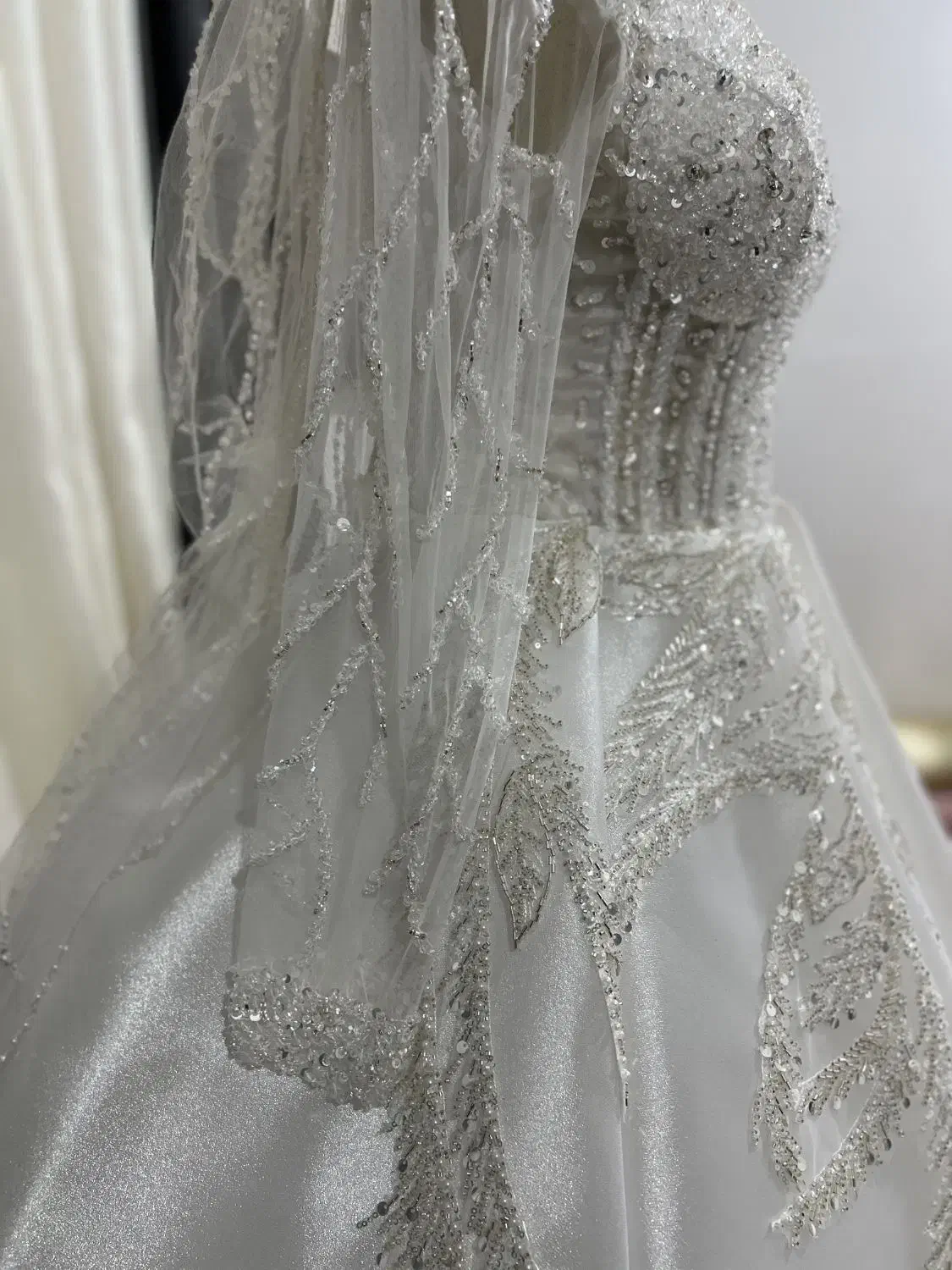 لباس عروس|لباس|گالیکش, |دیوار