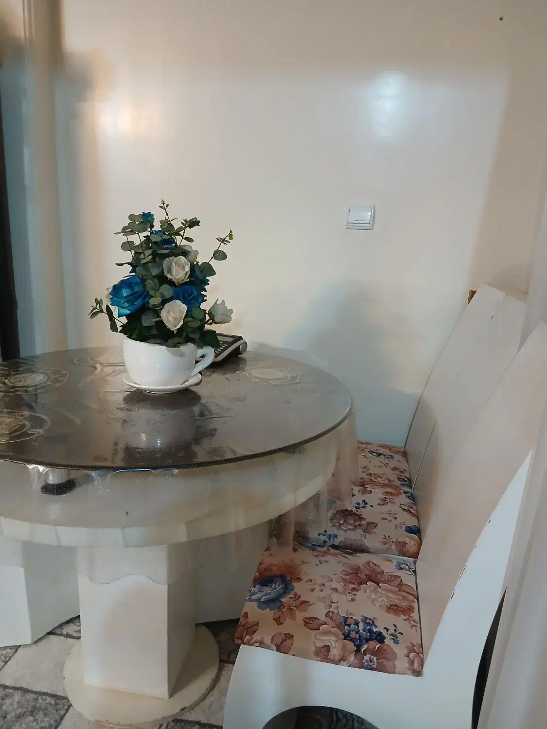 میز غذا خوری|میز و صندلی غذاخوری|مهاجران, |دیوار