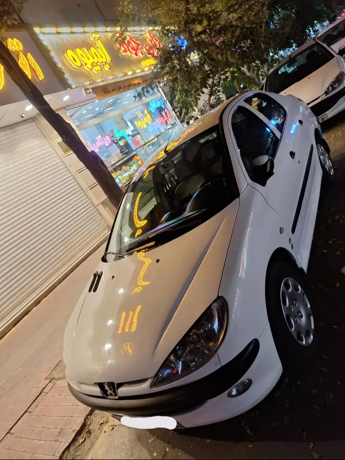 وی ۸ v8 وی هشت ۹۳ سند اول بدون رنگ|خودرو سواری و وانت|تهران, سعادتآباد|دیوار