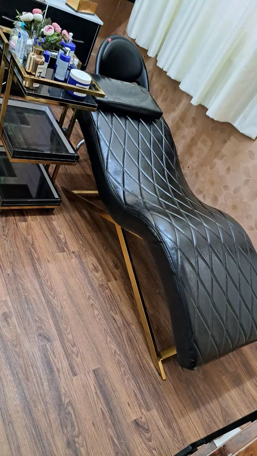 تخت آرایشگاهی موجدار|آرایشگاه و سالنهای زیبایی|امیدیه, |دیوار