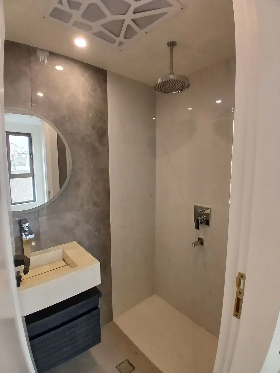 زعفرانیه ۲۴۰متر ۳خواب