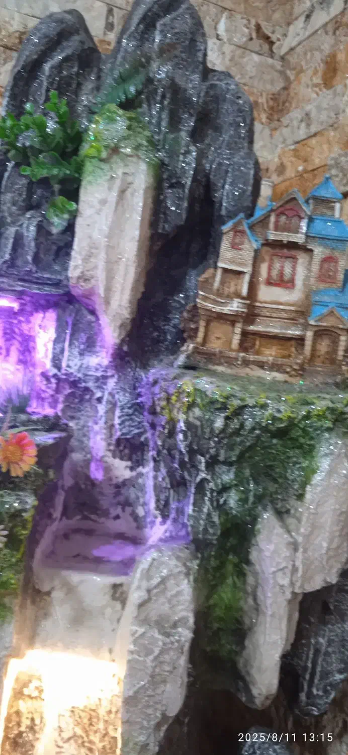 آبنما بسیارتمیزونواندازه اش یک مترو نیم ارتفاعش|مجسمه، تندیس، ماکت|تهران, شهرک ولیعصر جنوبی|دیوار