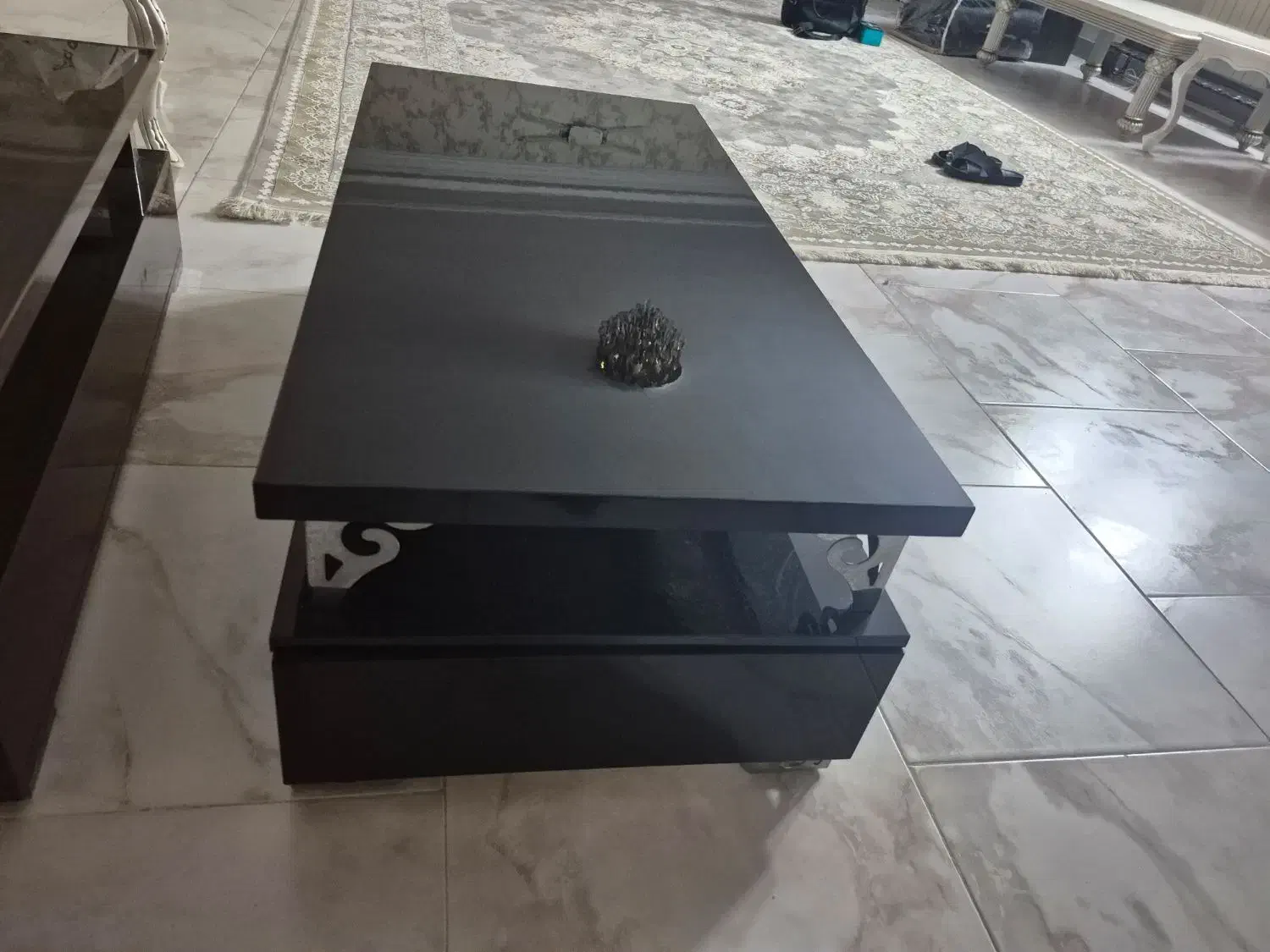 میز جلومبلی ۳ عدد مشکی و قهوه ای  هر کدام ۲ تومن|مبلمان خانگی و میز عسلی|قائم‌شهر, |دیوار