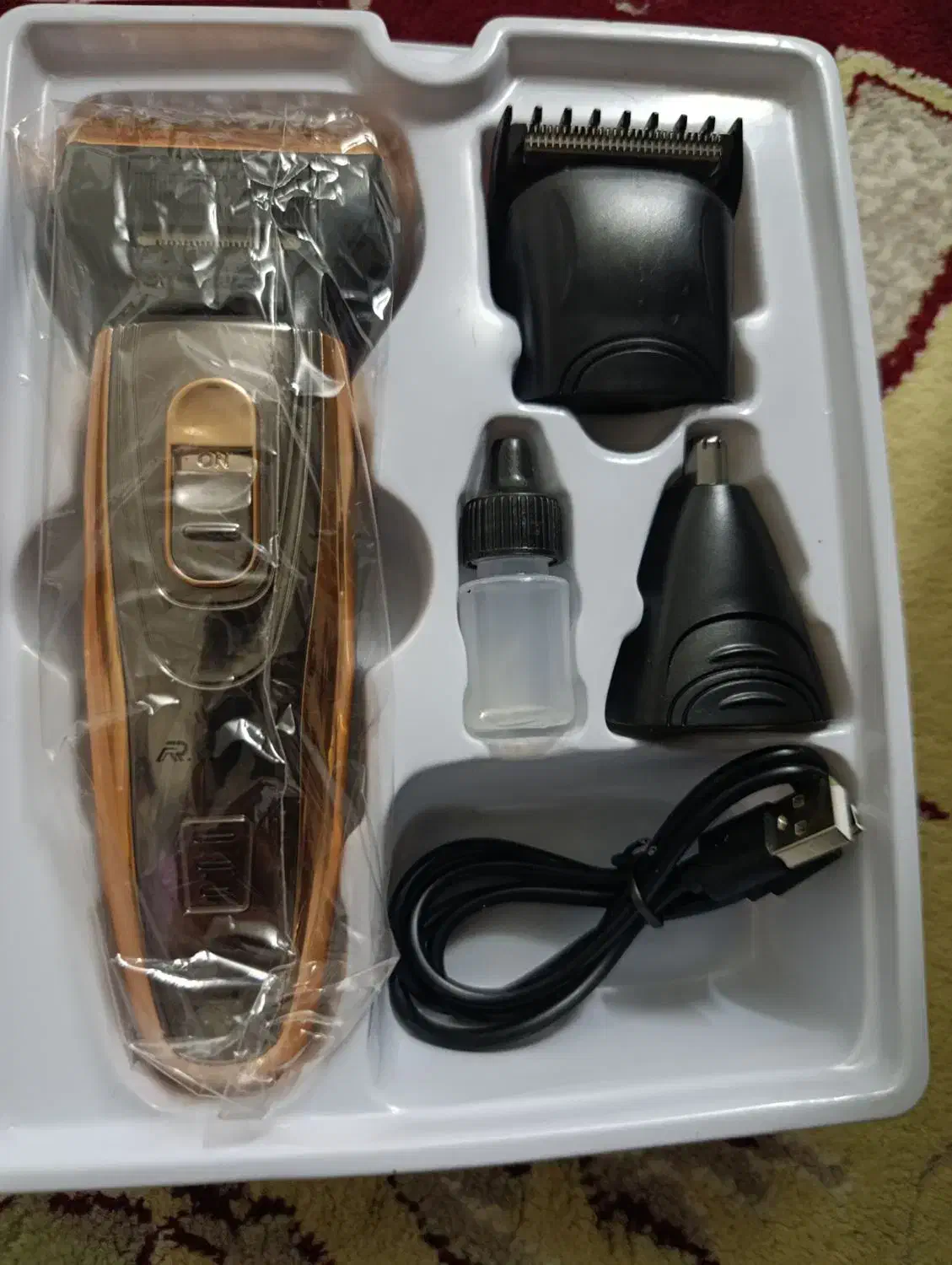 سه تیکه|ساعت|بجنورد, |دیوار