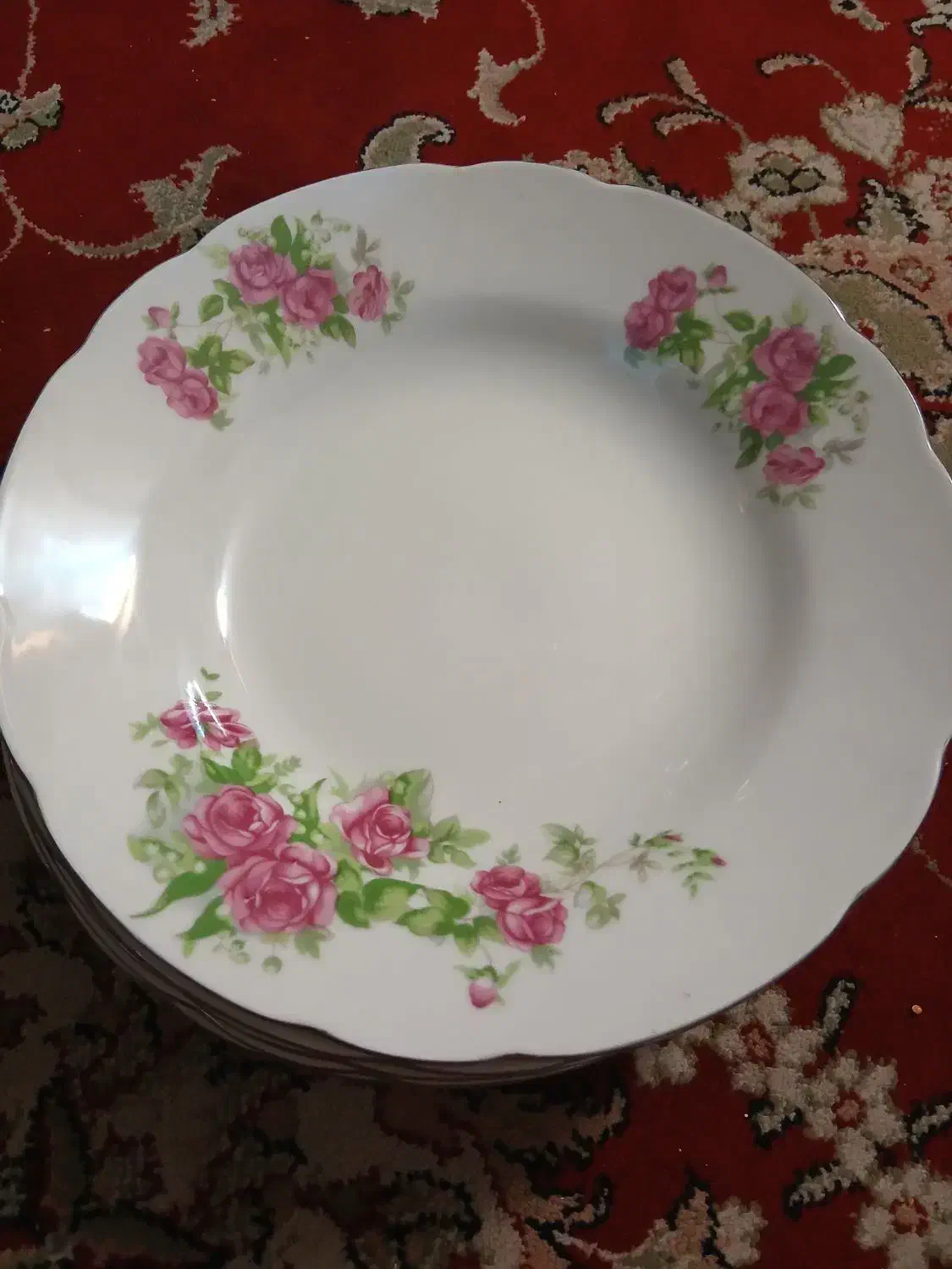 بشقاب گل سرخی اصل ژاپن|ظروف سرو و پذیرایی|شیراز, فخرآباد (دروازه کازرون)|دیوار