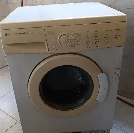 لباس شویی پنج کیلویی الجی اصلی سالم|ماشین لباسشویی و خشک‌کن لباس|رضوانشهر, |دیوار