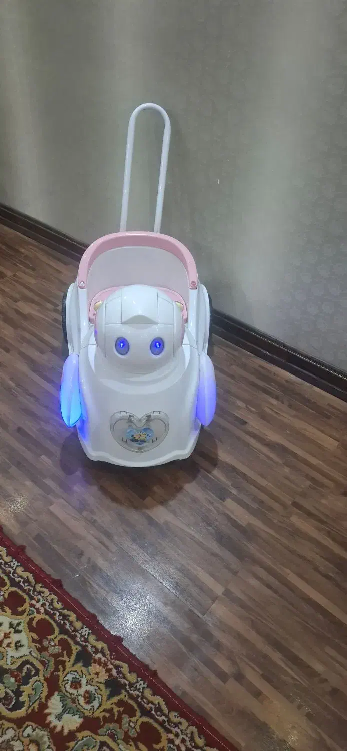 ماشین شارژی بسیار تمیز|اسباب‌بازی بچه|بندر ماهشهر, |دیوار