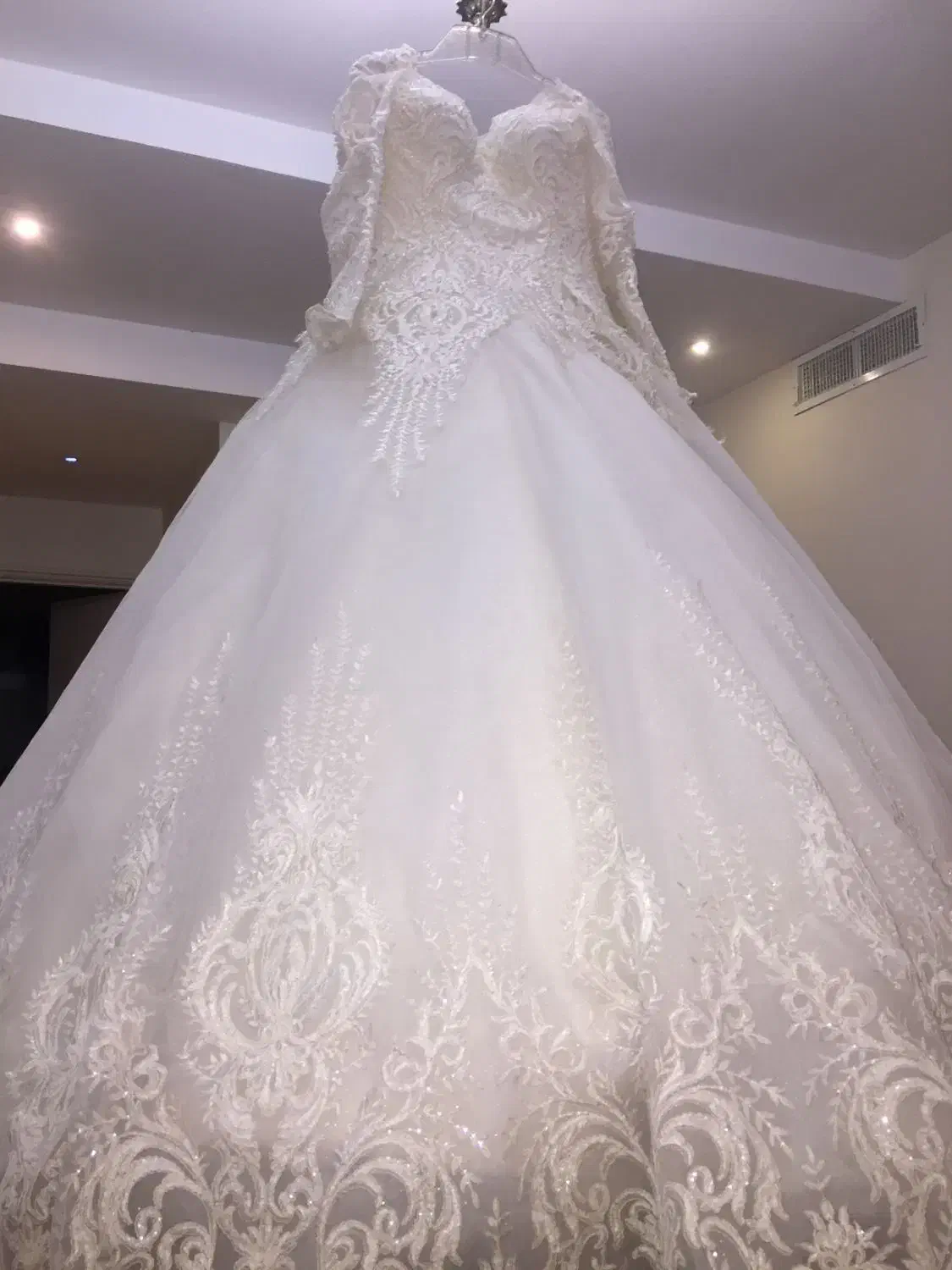 لباس عروس و مجلسی ( نامزدی )|لباس|رشت, یخسازی|دیوار