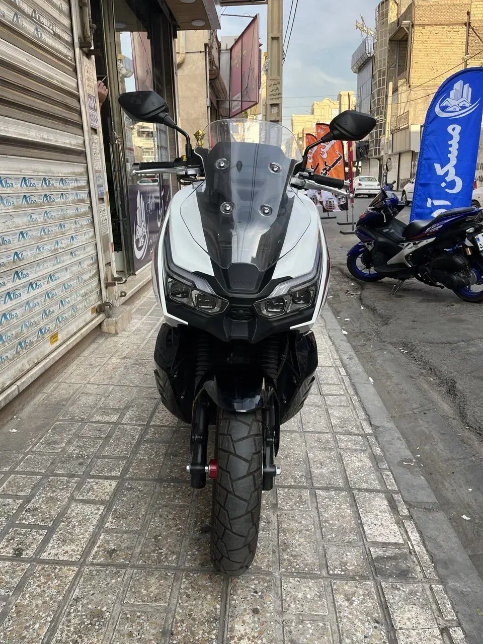 Adv150فول|موتورسیکلت|اندیشه, اندیشه فاز ۳|دیوار