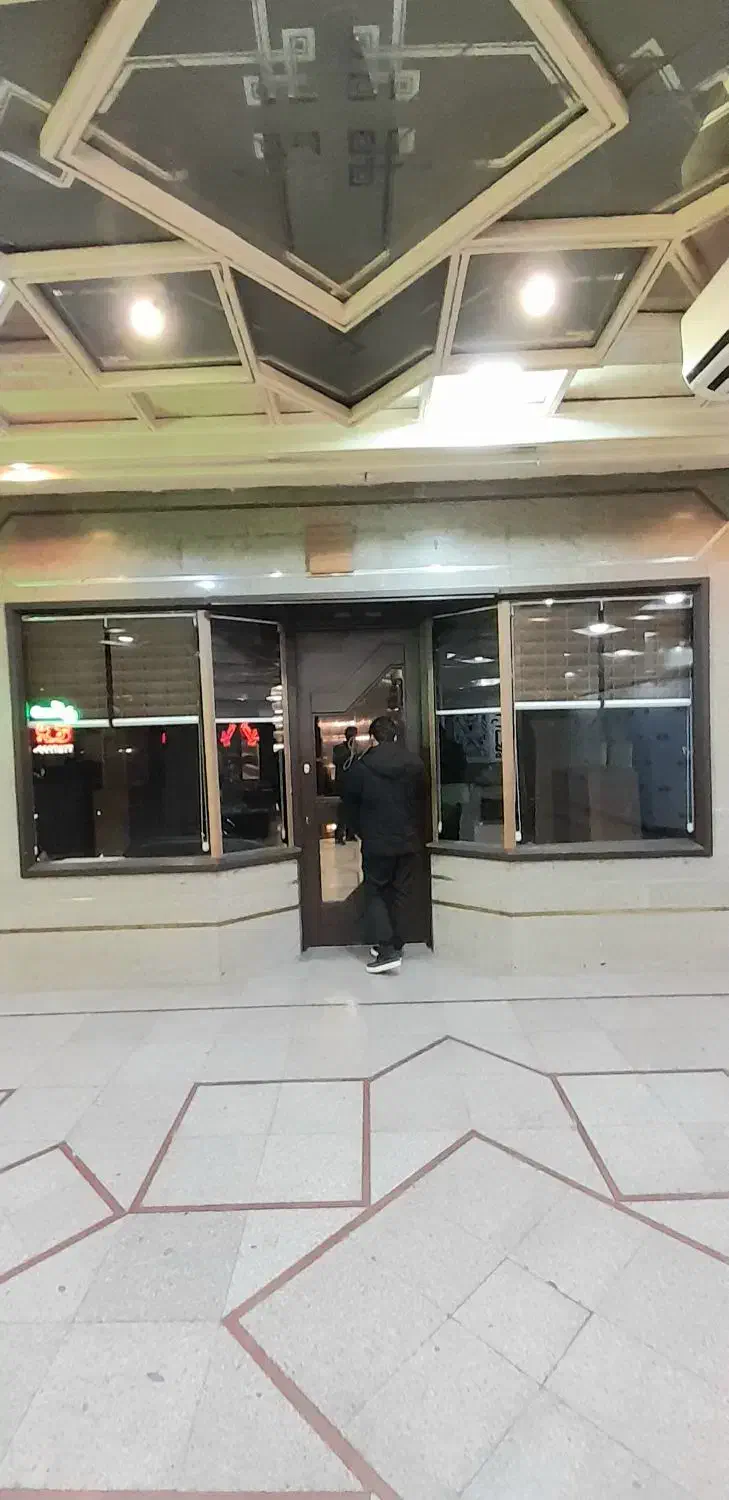 اجاره ۳۰ متر تجاری پاسداران|اجارهٔ مغازه و غرفه|تهران, پاسداران|دیوار