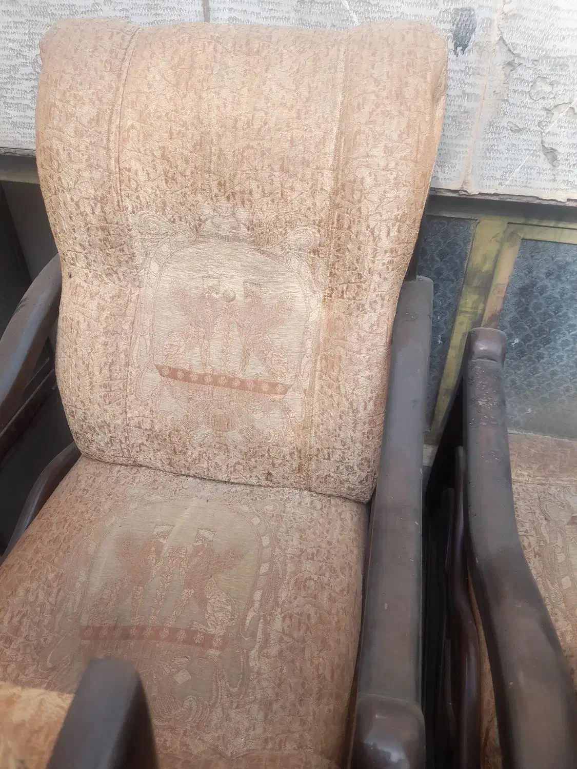 یک دست مبل ۷نفره،یه صندلی اصلاح،ومیز تحریر|مبلمان خانگی و میز عسلی|فولادشهر, A6|دیوار