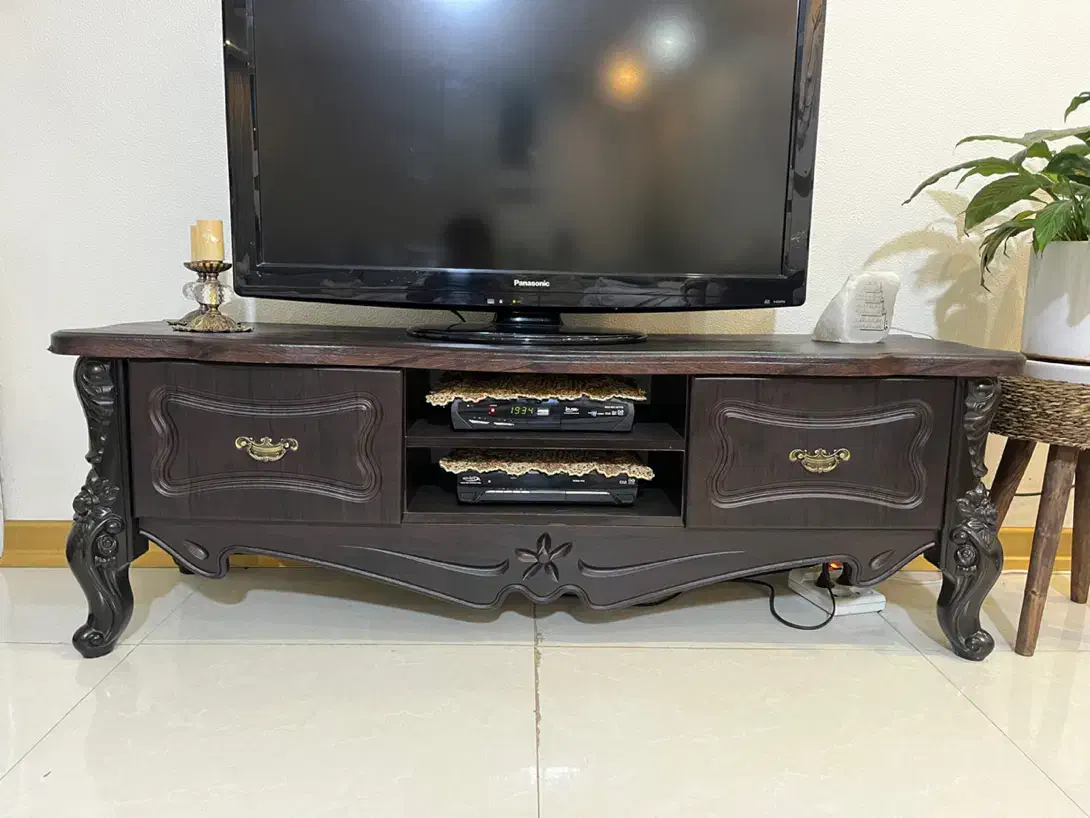 میز تیوی|میز تلویزیون|شاهین‌شهر, خانه کارگر|دیوار