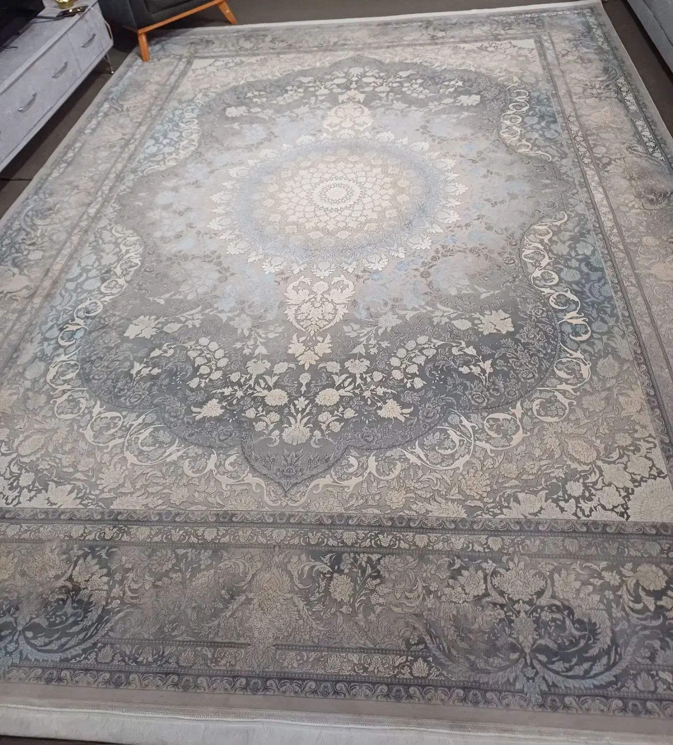 فرش ۱۲۰۰ شانه برجسته|فرش|نیشابور, باغ نو|دیوار