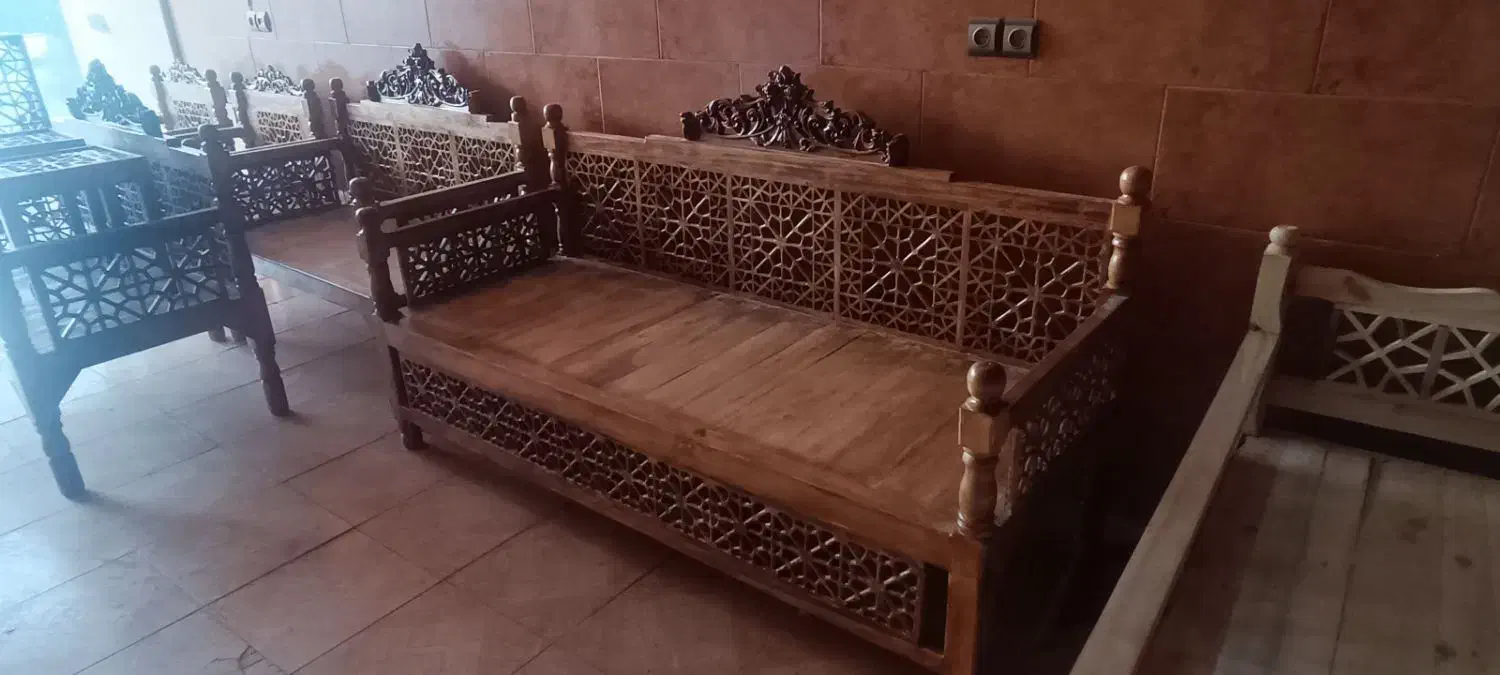 تخت سنتی|مبلمان خانگی و میز عسلی|یزد, |دیوار