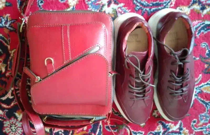 کفش و کیف دست دوز  تمام چرم طبیعی گاوی آکبند|کیف، کفش، کمربند|مراغه, |دیوار