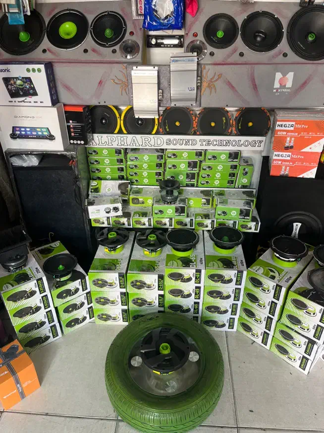 واگذاری مغازه سیستم صوتی باسابقه عالی|فروشگاه و مغازه|بروجرد, |دیوار