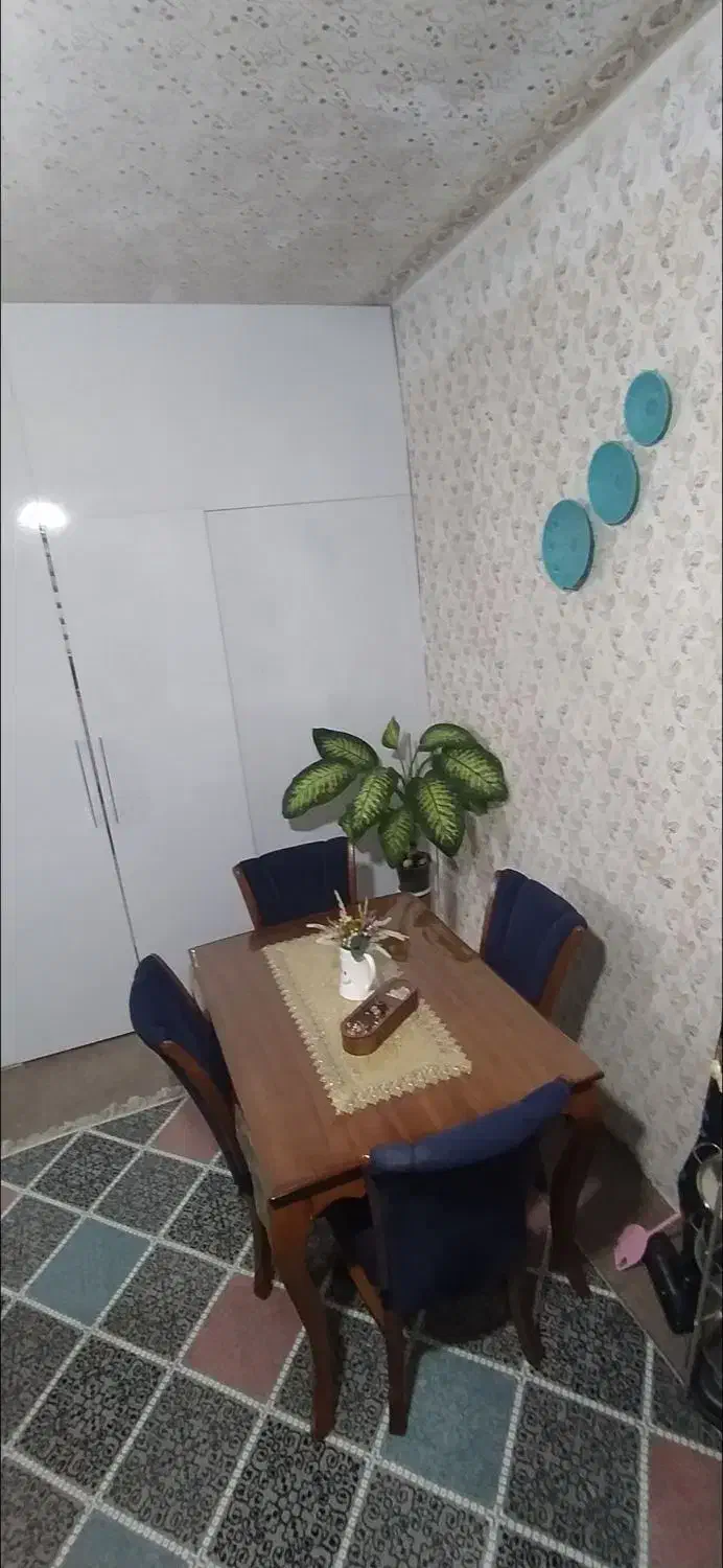 میز ناهار خوری ۴نفره|میز و صندلی غذاخوری|تولم شهر, |دیوار