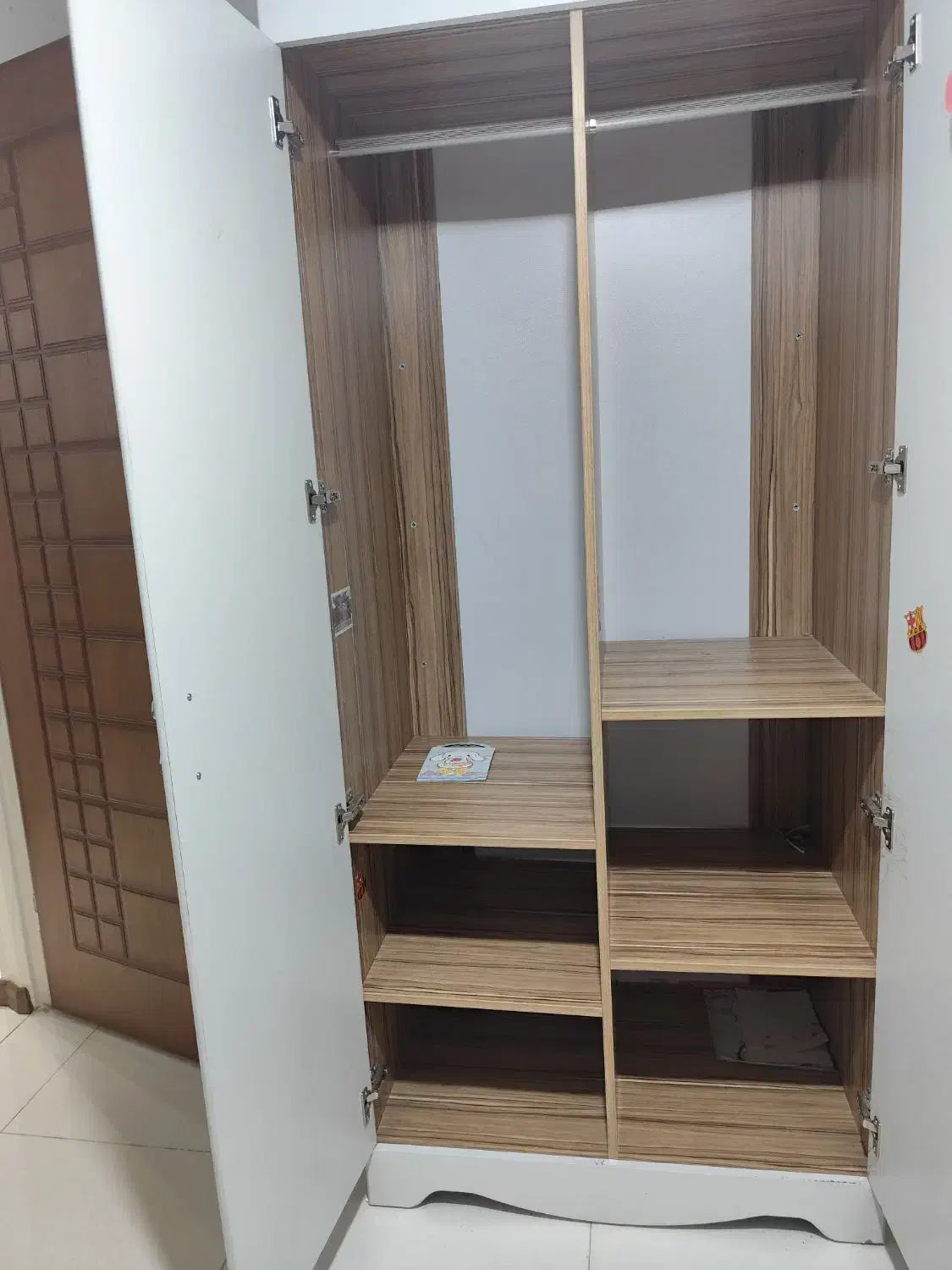 کمد نوجوان|جاکفشی، کمد، دراور|همدان, |دیوار