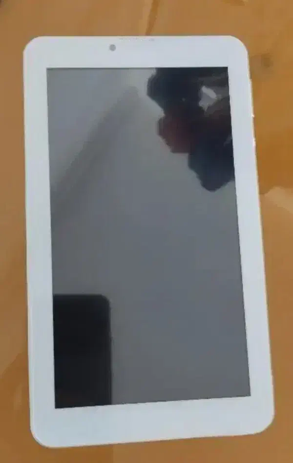 تبلت درحدنو|تبلت|شازند, |دیوار