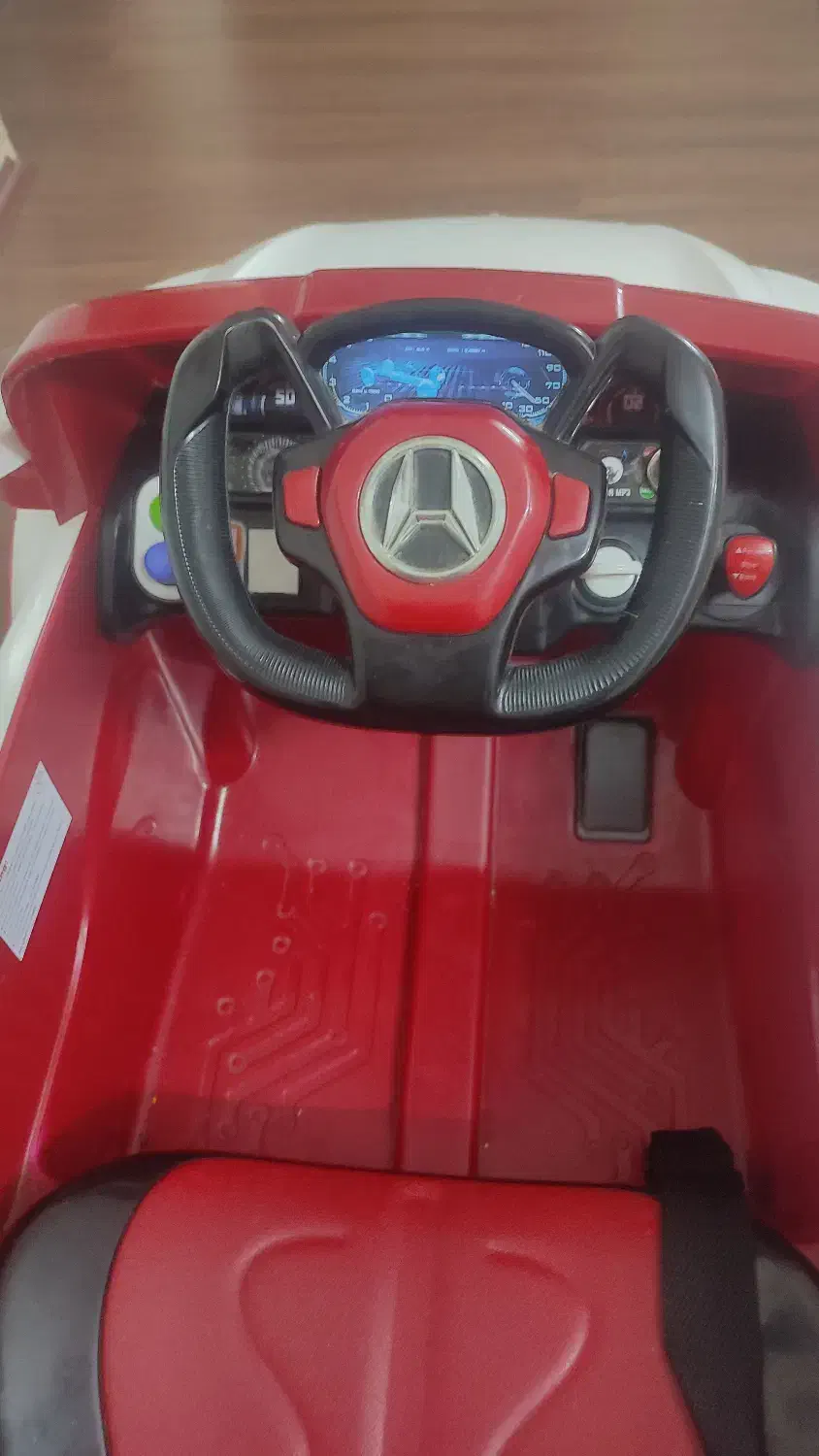 ماشین شارژی|اسباب‌بازی بچه|قم, باغ کرباسی|دیوار