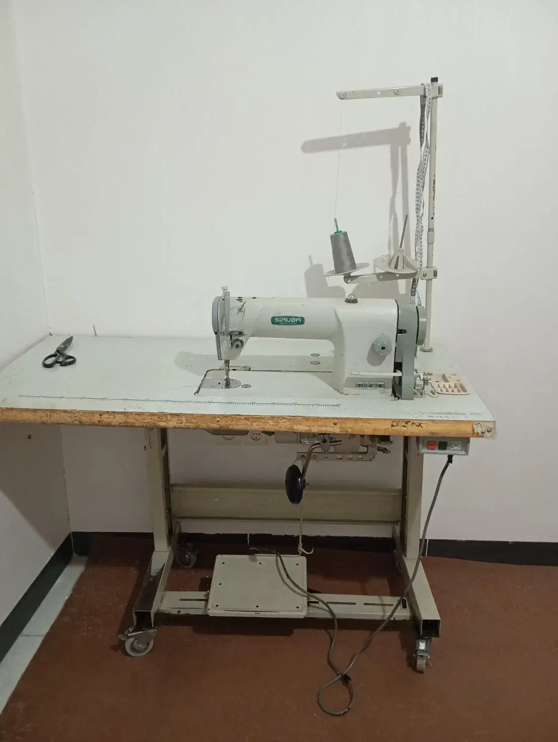 چرخ خیاطی صنعتی siruba|چرخ خیاطی و ریسندگی|سردشت, |دیوار