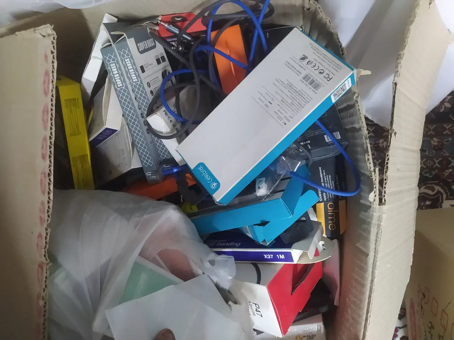 فروش فوری لوازم جانبی موبایل|لوازم جانبی موبایل و تبلت|اصفهان, عطار نیشابوری|دیوار