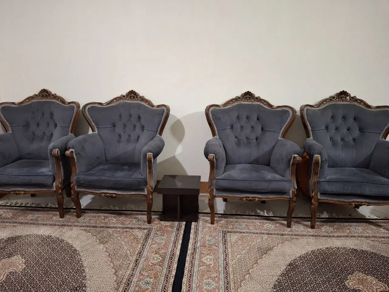 مبلمان ۹ نفره چوب گردو|مبلمان خانگی و میز عسلی|شاهدشهر, |دیوار