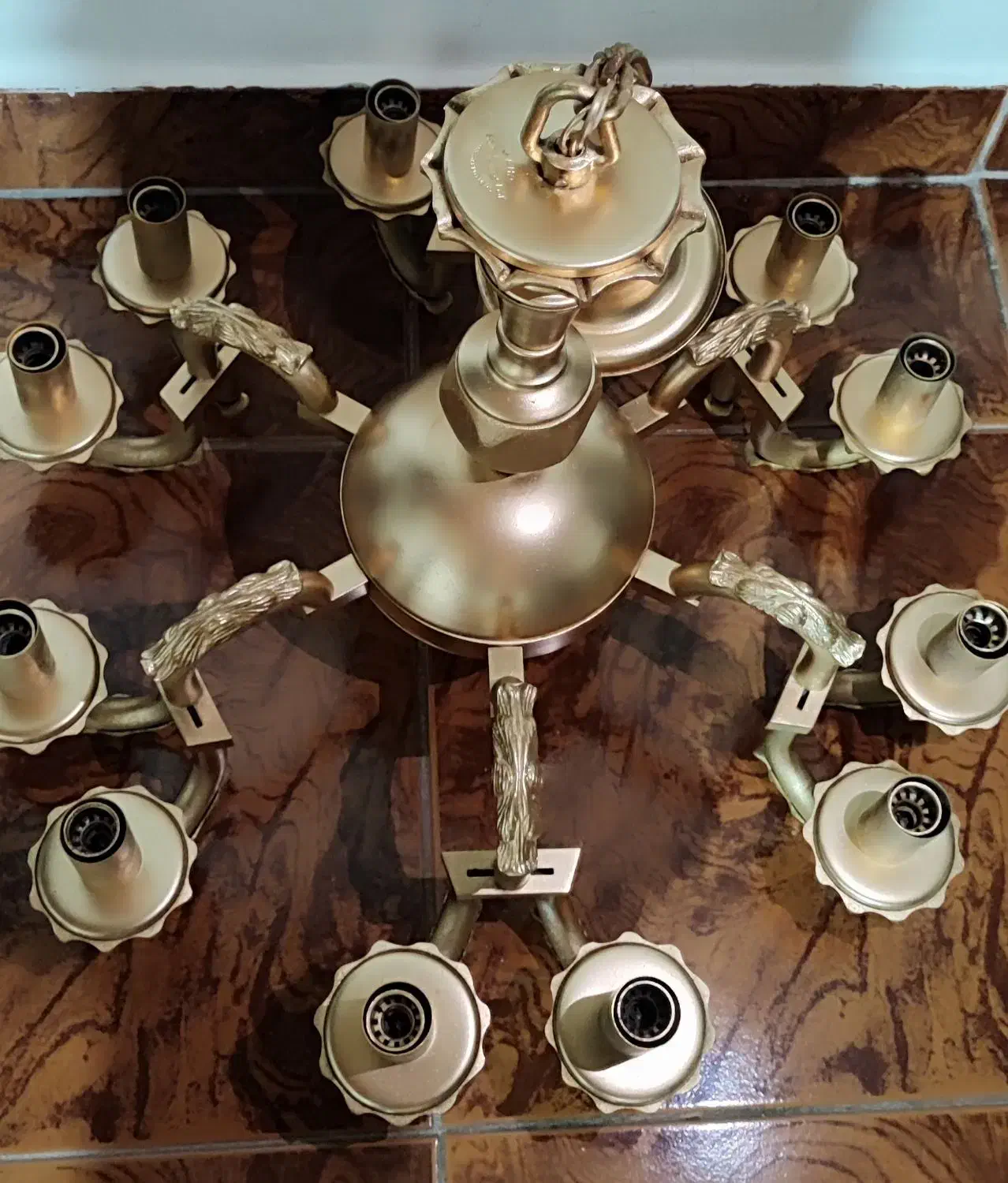 لوستر برنز ۱۲ شاخه|لوستر و چراغ آویز|بندر انزلی, شاکوچه|دیوار