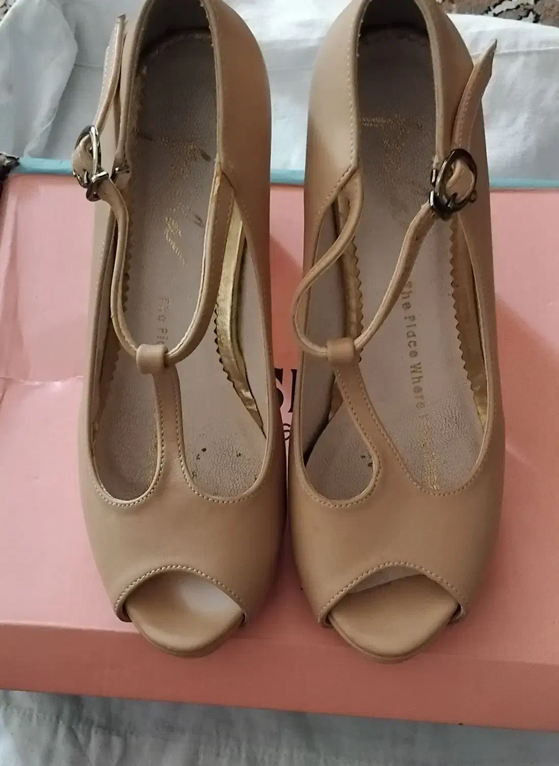 کفش|کیف، کفش، کمربند|تربت جام, میرقوام الدین|دیوار