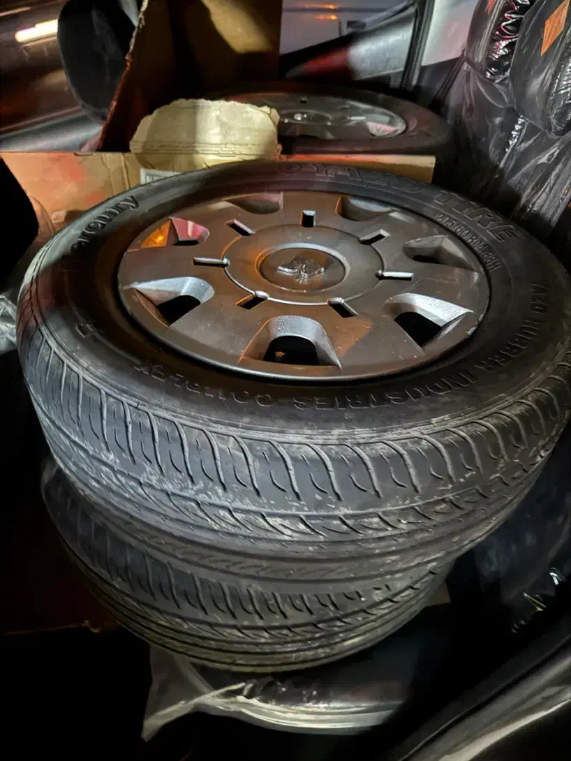 لاستیک رانا و ۲۰۷|قطعات یدکی و لوازم جانبی|رشت, کوی فرهنگیان|دیوار