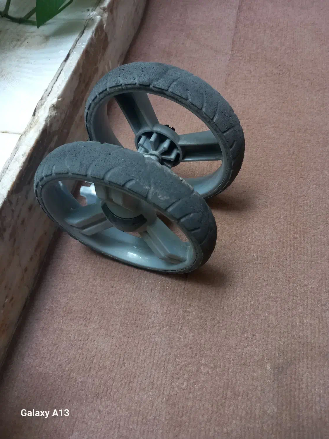 چرخ کالسکه|کالسکه و لوازم جانبی|قم, بنیاد|دیوار