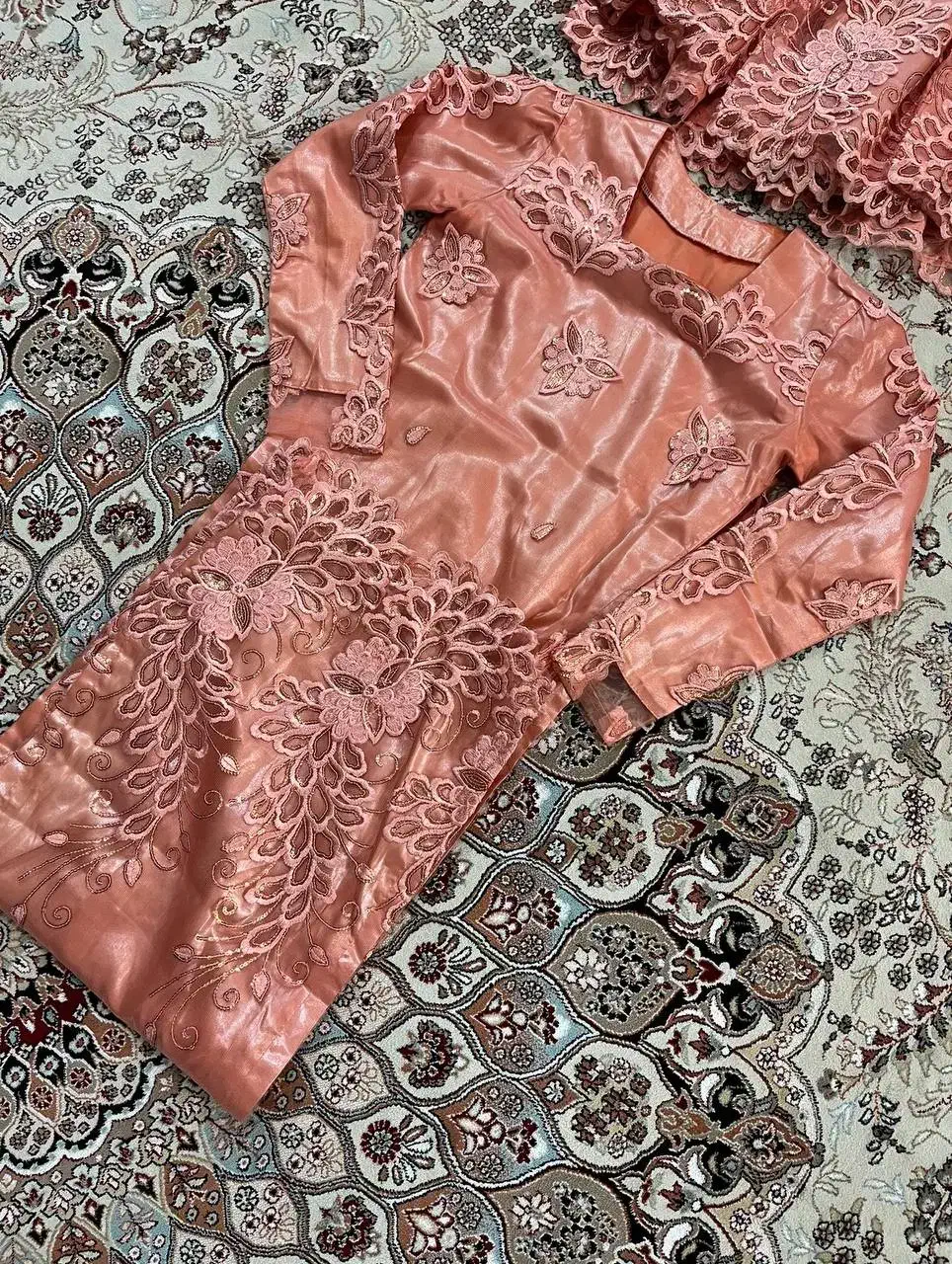 لباس محلی ۱|لباس|کازرون, |دیوار