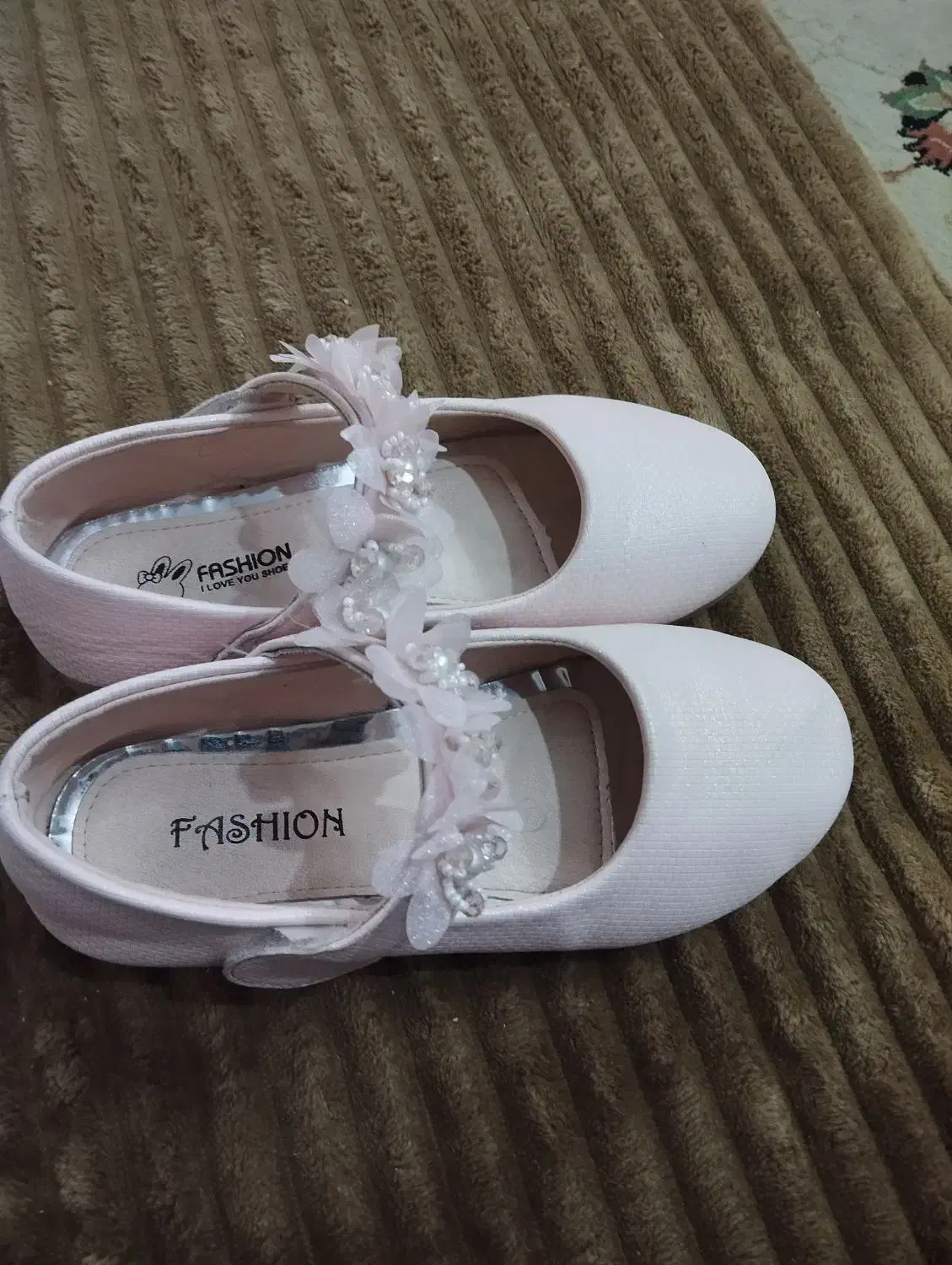 کفش شیک خارجی|کفش و لباس بچه|قم, لسانی|دیوار