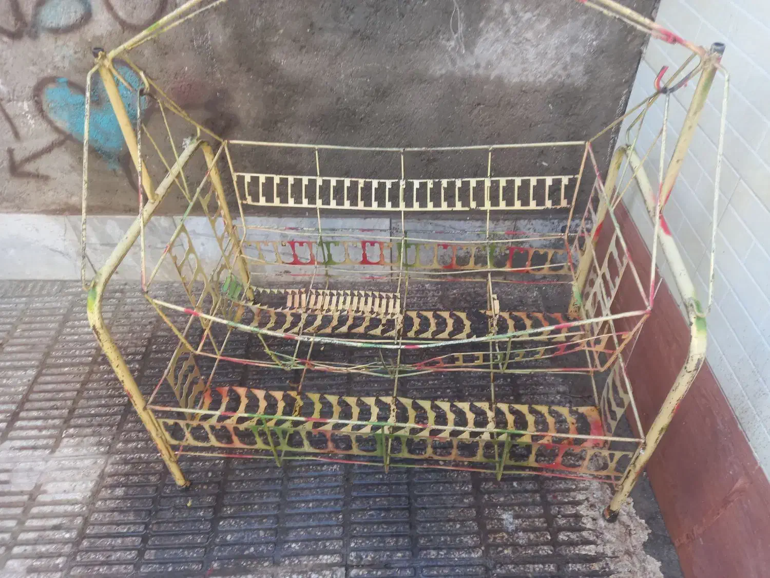 گواره فلزی|تخت و سرویس خواب|مهریز, |دیوار