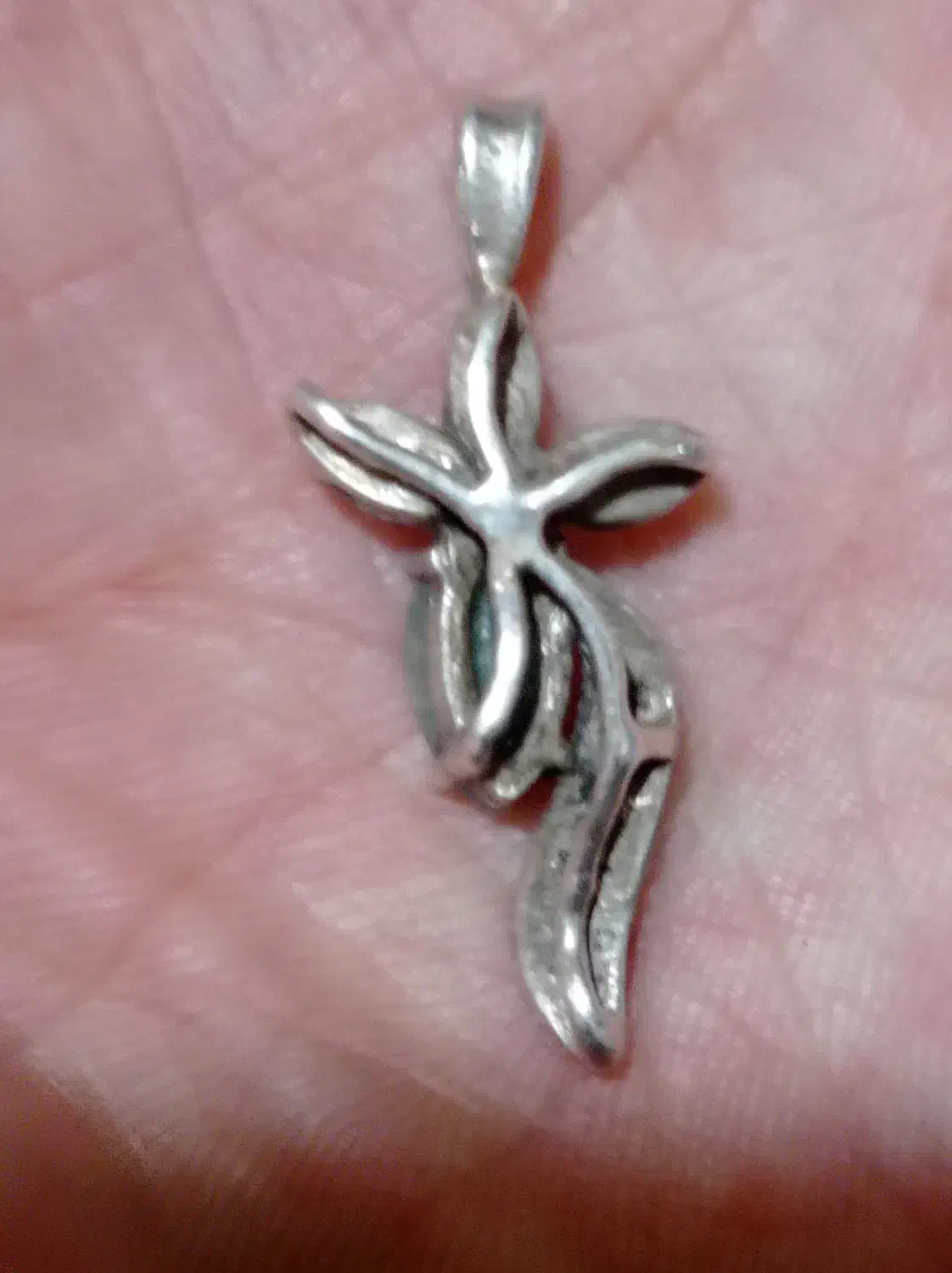 پلاک نقره با نگین اصل زمرد زمبیا مخراجکاری الماس|جواهرات|کرمانشاه, |دیوار