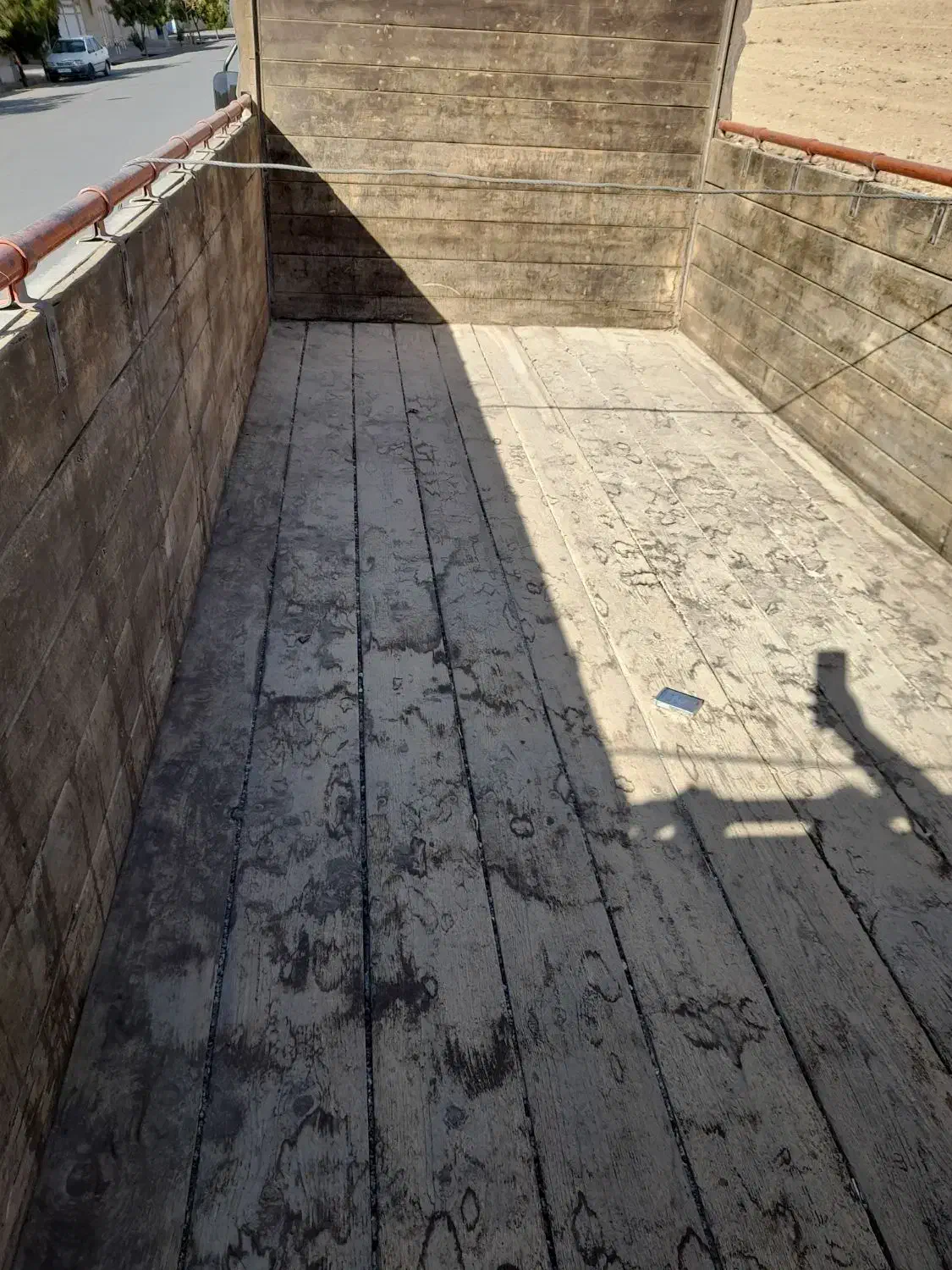 اتاق باری چوبی با روکش فلزی در حد نو|خودرو سنگین|آباده, |دیوار