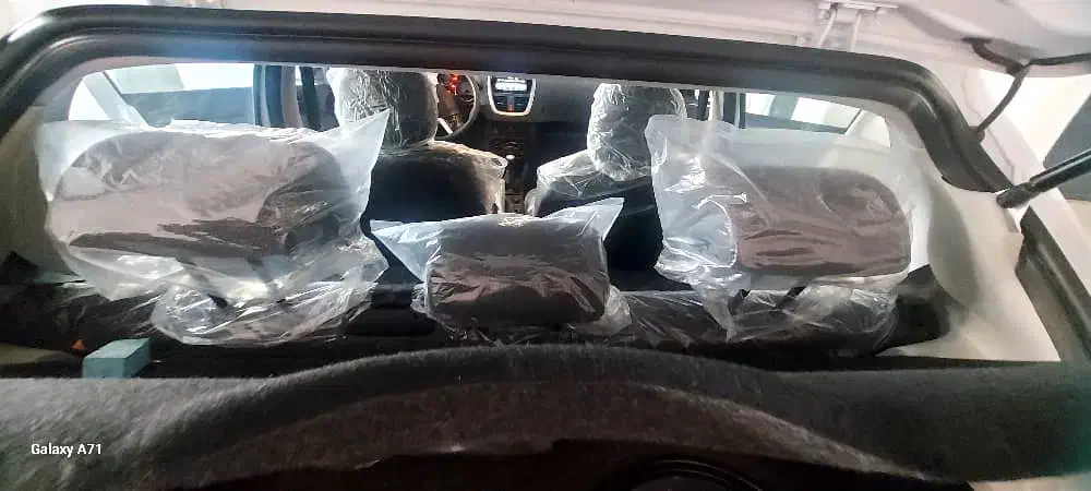 پژو ۲۰۷ تیوفایو ۴۰۳ بدون نقطه مشابه صبر کارت طلایی|خودرو سواری و وانت|پردیس, فاز ۸|دیوار