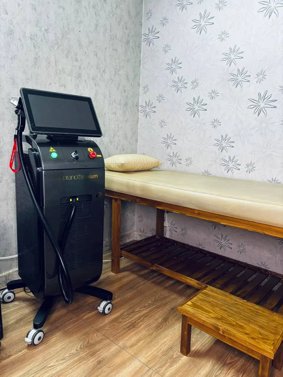 لیزر در محدوده ابوطالب + (پک بهداشتی رایگان)|خدمات آرایشگری و زیبایی|مشهد, گلبرگ|دیوار