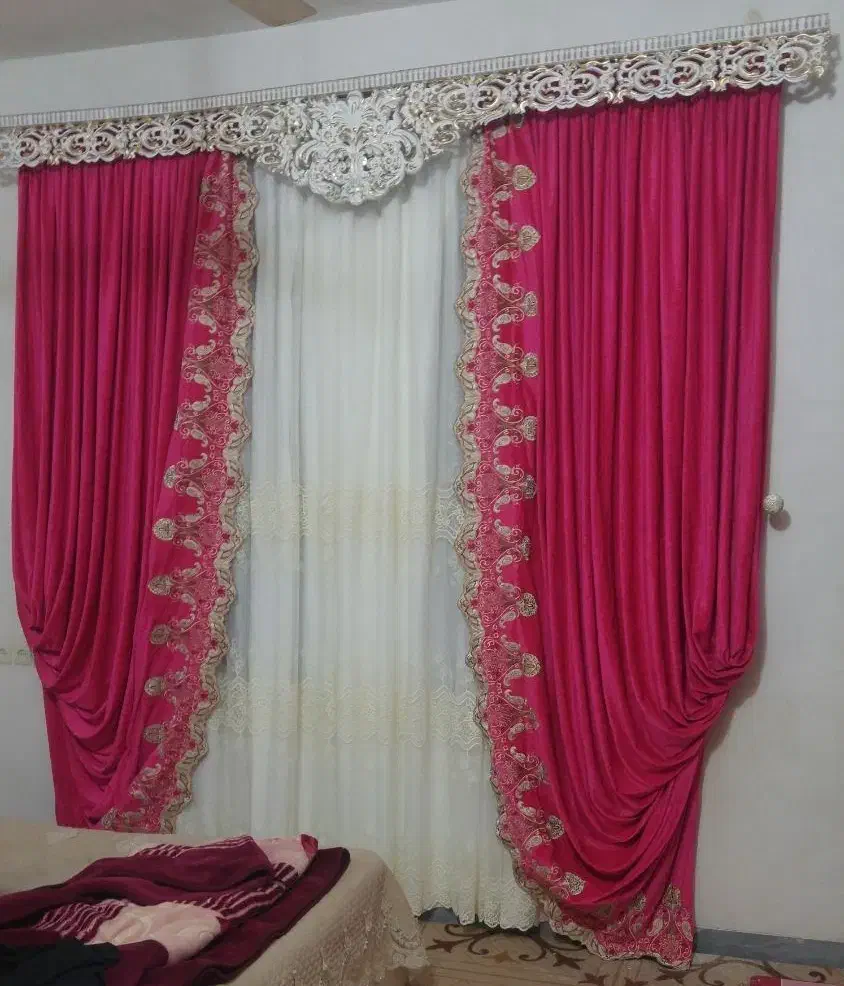 پرده همراه با کتیبه|پرده، رانر، رومیزی|گله دار, |دیوار