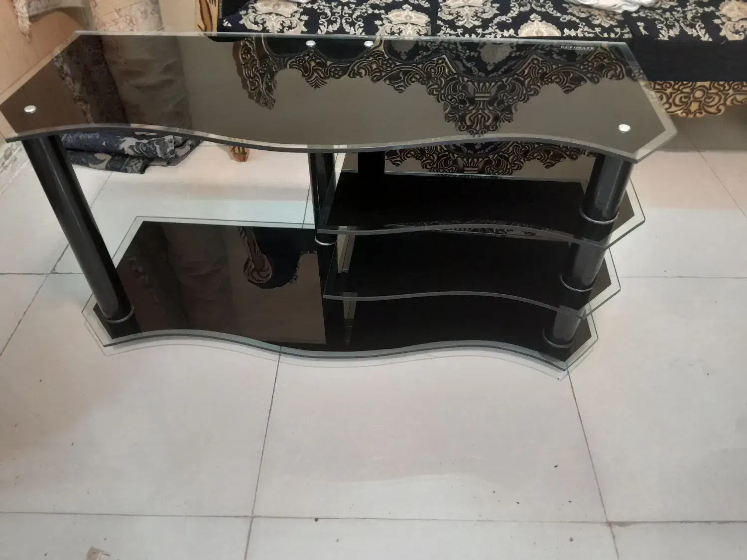 میز تلویزیون در حد نو|میز تلویزیون|شیراز, شهرک ولیعصر|دیوار