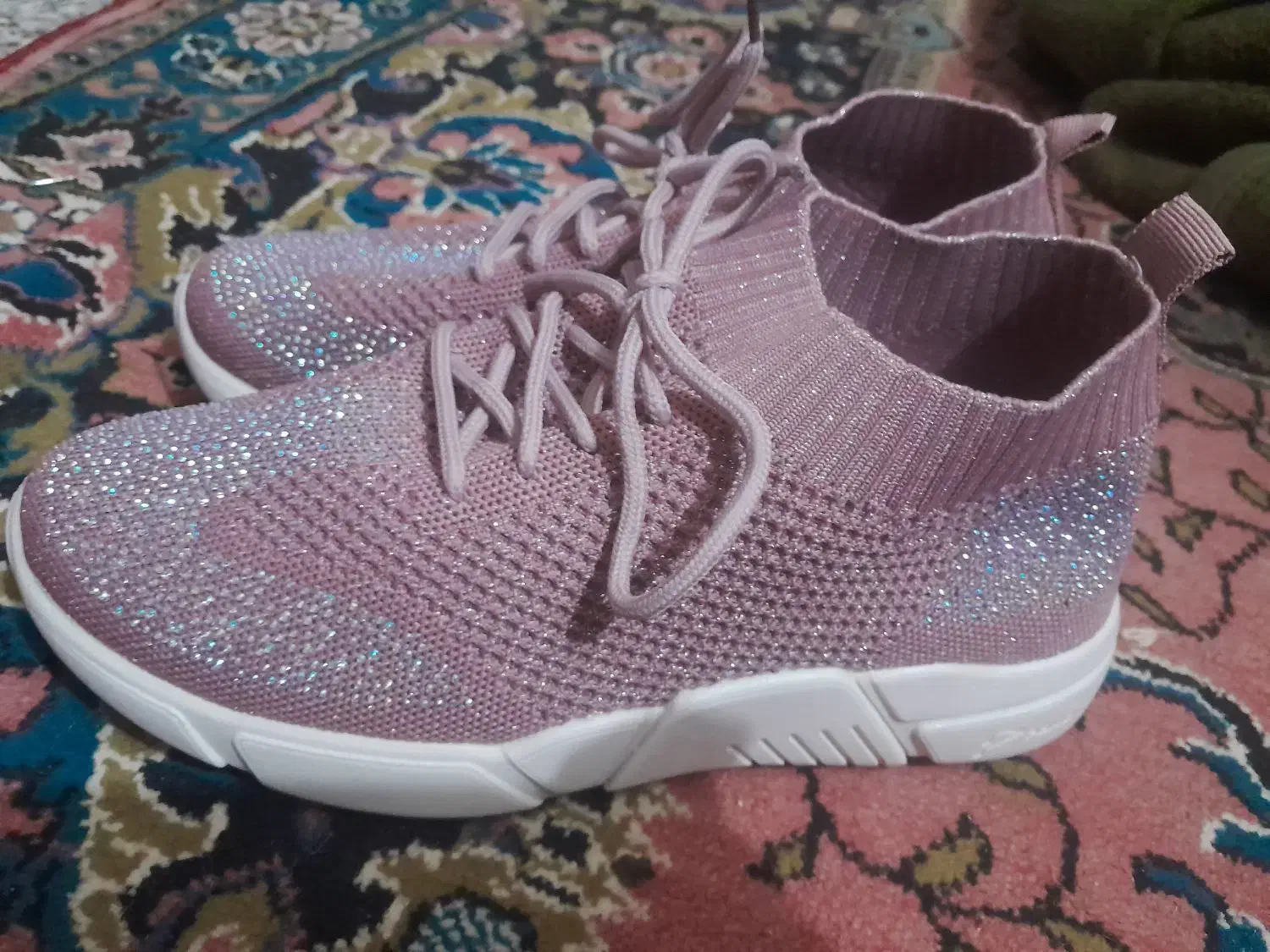 یک جفت کفش نو|کیف، کفش، کمربند|یاسوج, |دیوار