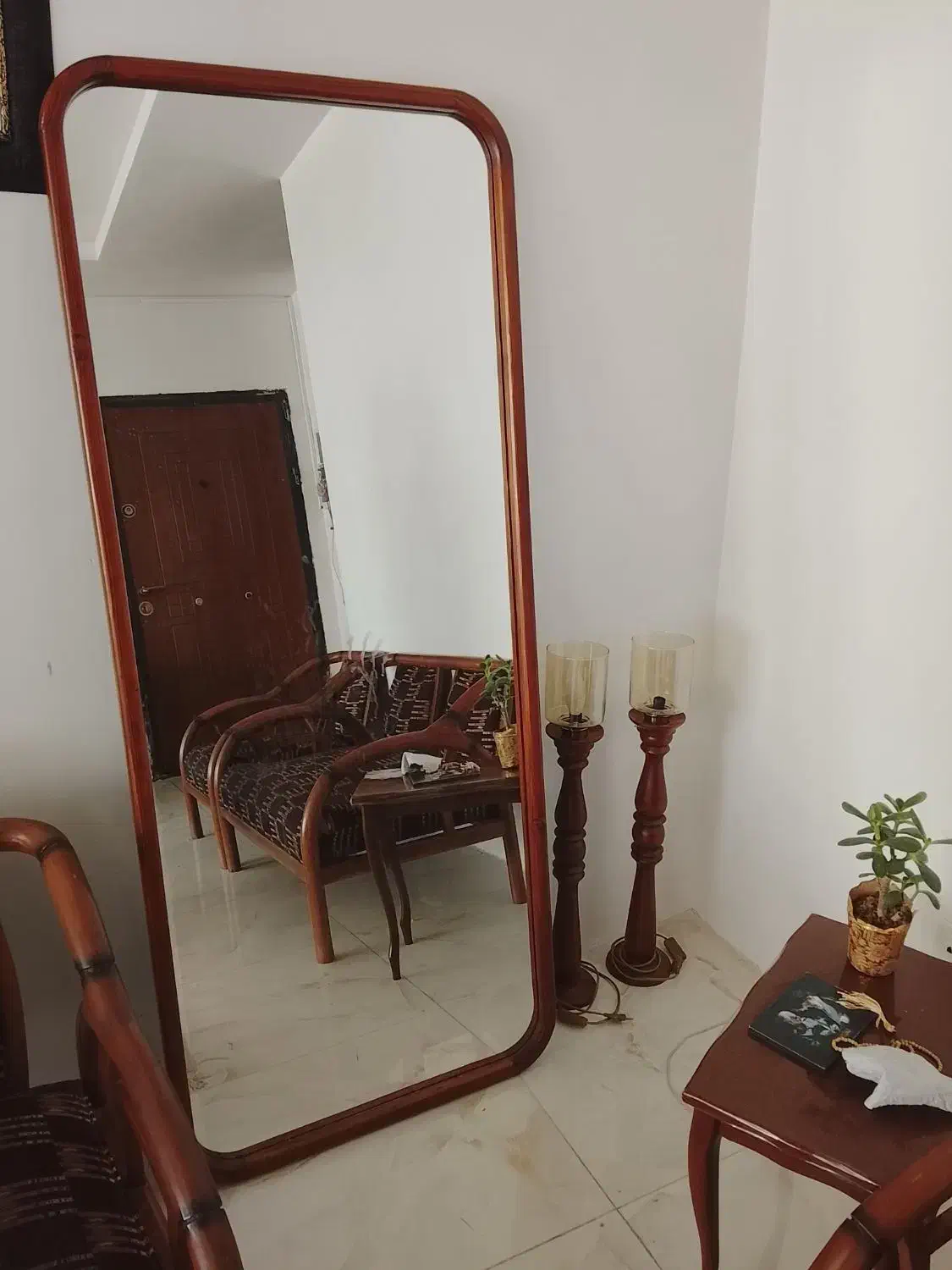 کنار سالنی|آینه|محمدیه-قزوین, |دیوار